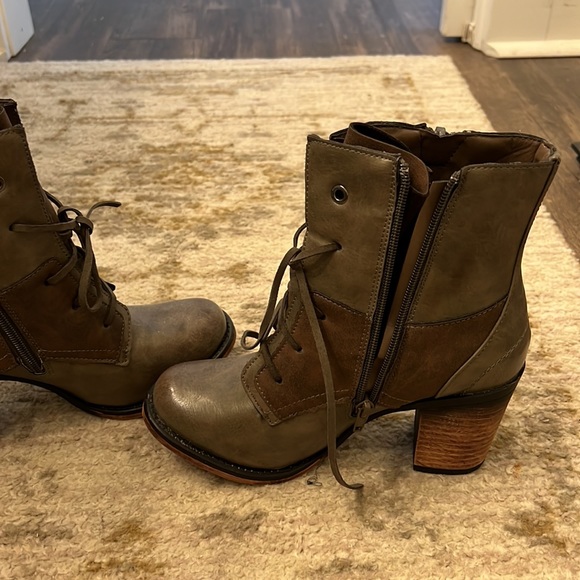 Pierre Dumas Boots 🤍 - Picture 2 of 4